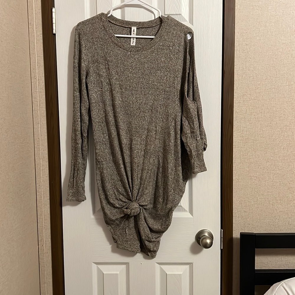 Women’s long sleeve top